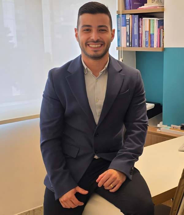 Dr. João Lucas Persilva - Endocrinologista Pediátrico
